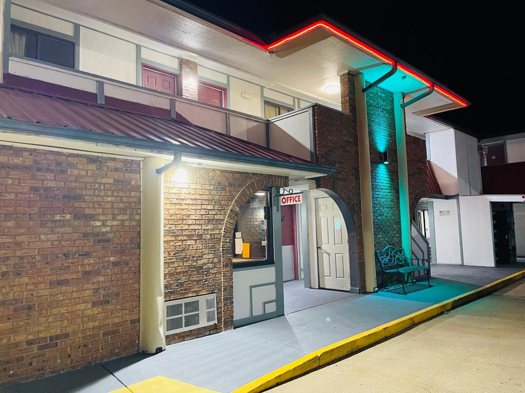 Hotel Executive Muskogee